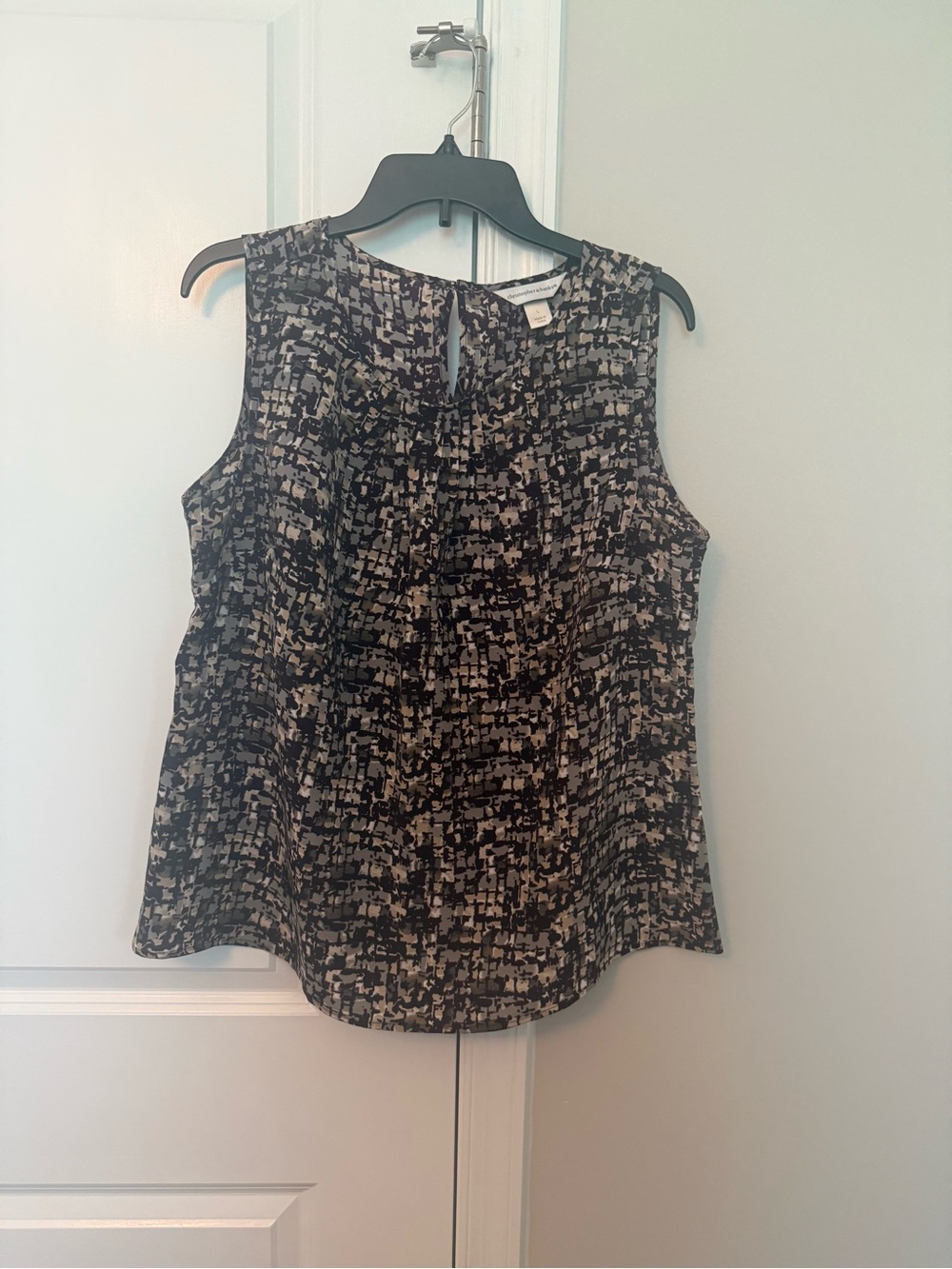 Christopher & Banks Black and Gray Sleeveless Keyhole Camisole